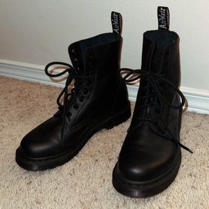 Doc Martens - 1460 PASCAL WOMEN'S MONO LACE UP BOOTS - Black Virginia - 8.5